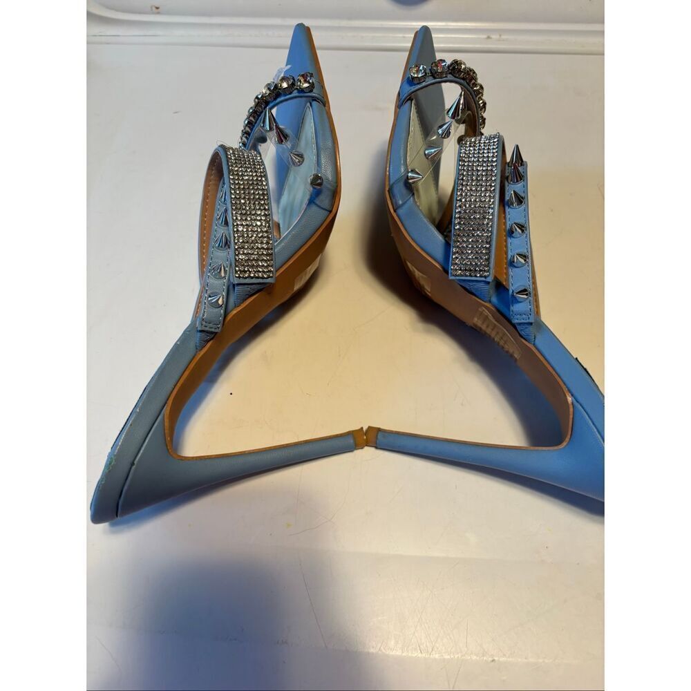 Cape Robbin Heels - Picture 3 of 3